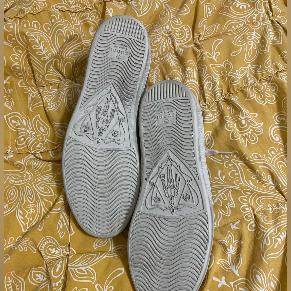 Authentic Gucci sneakers size 9 from Nordstroms  the soles are worn (see pics) - Picture 4 of 13